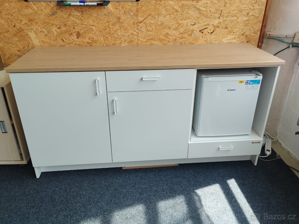 IKEA KNOXHULT Spodní skříňka s dvířky a zásuvkou,180cm