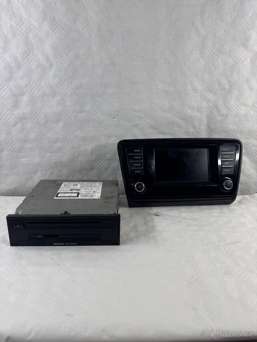 PRODÁM RADIO ŠKODA OCTAVIA 3 I CD MĚNIČEM 2014