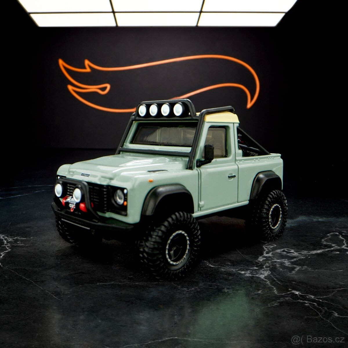 Hot Wheels Elite 64 Land Rover Defender 90 Pickup