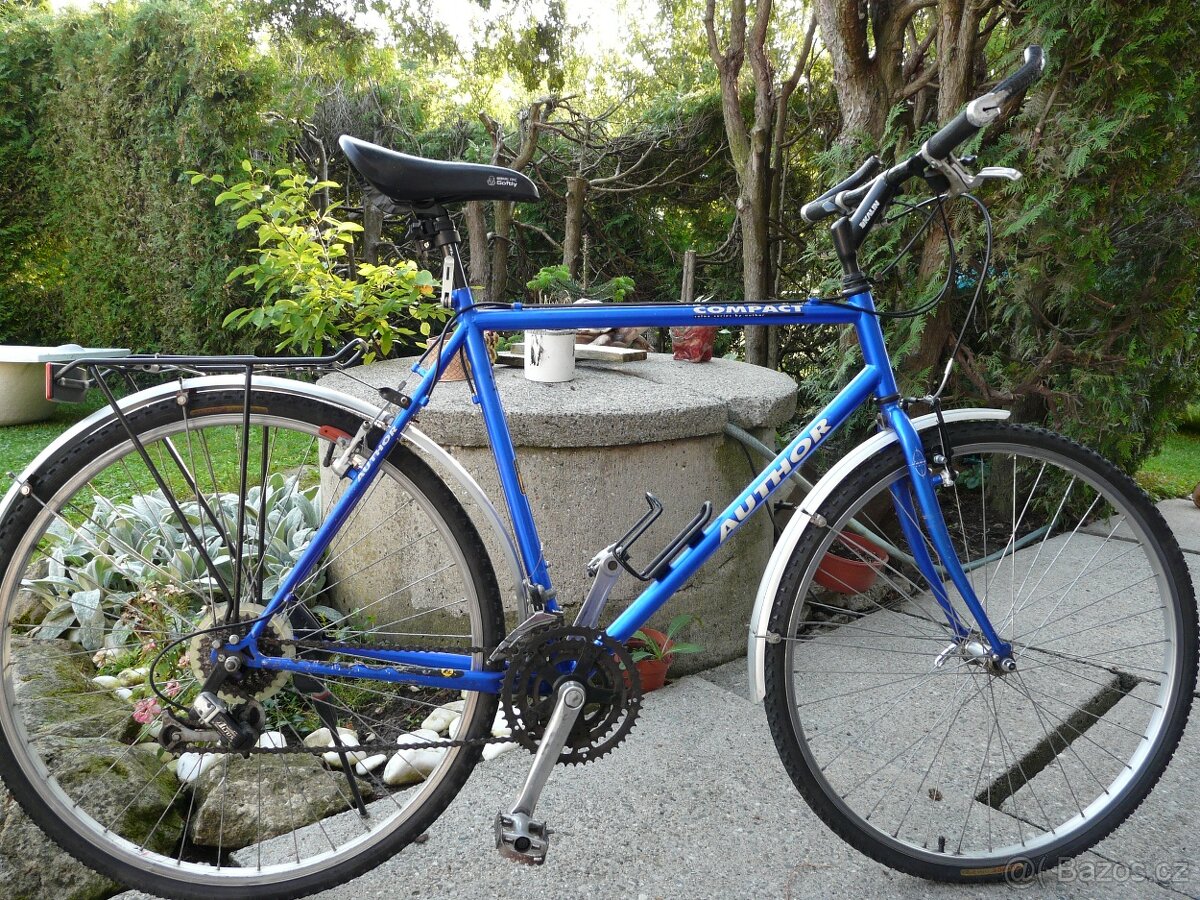 Author Compact 22"