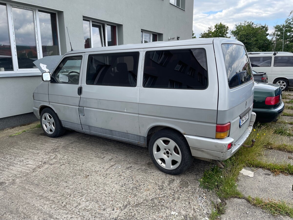 Volkswagen Transporter T4 2.5 TDi