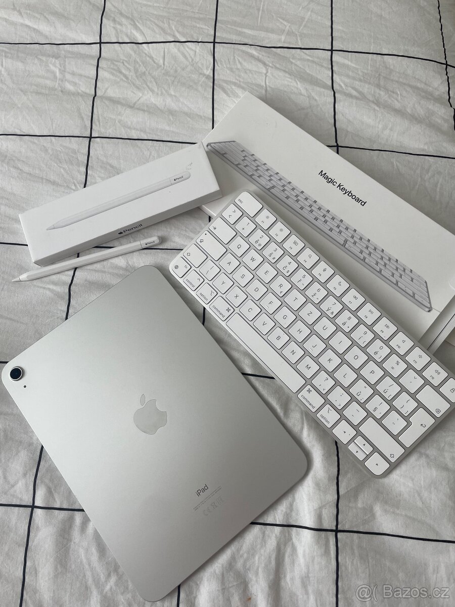 IPAD 10 GENERACE + příslušenství
