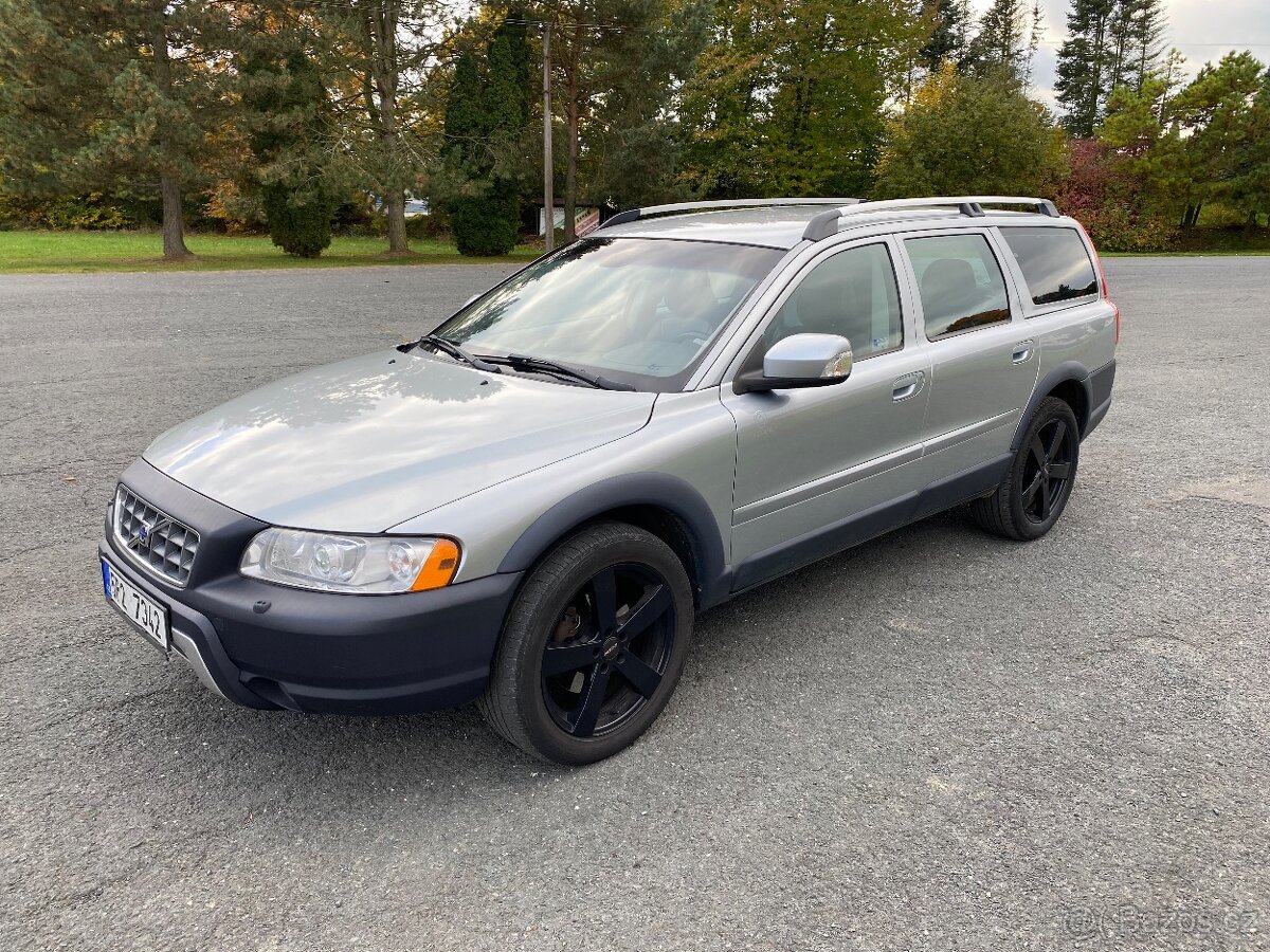 Volvo xc70 D5 136kw momentum  awd