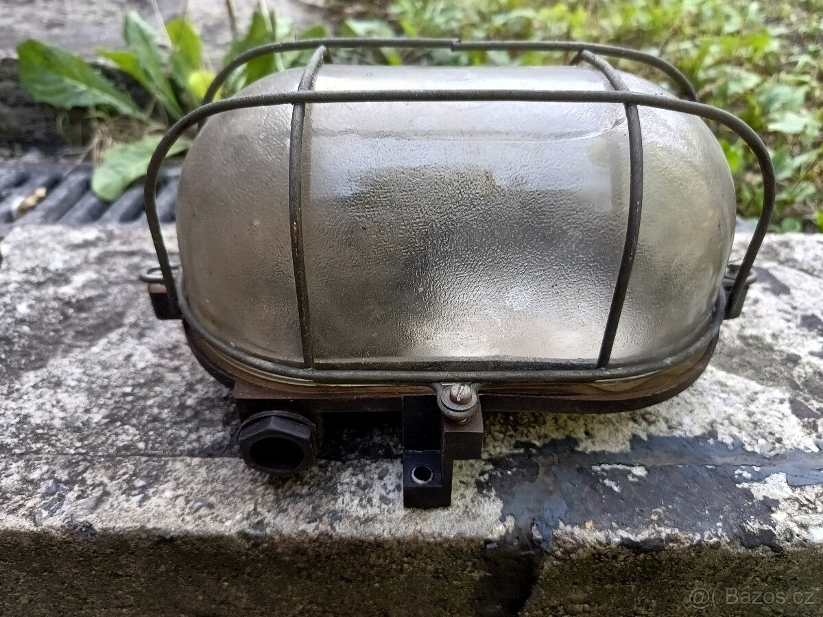 Industriální světlo retro