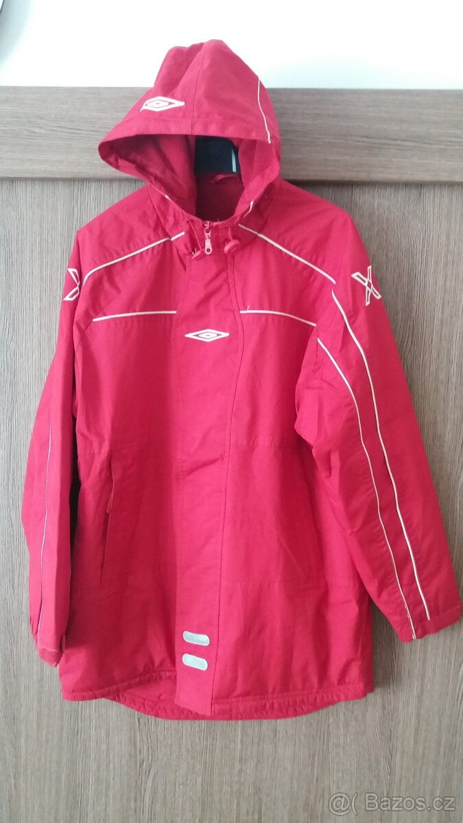 Teplejší bunda Umbro