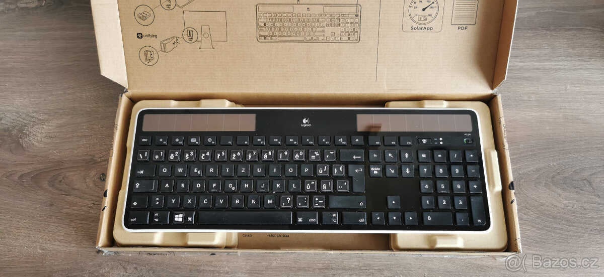 Logitech K750 bezdrátová solární klávesnice