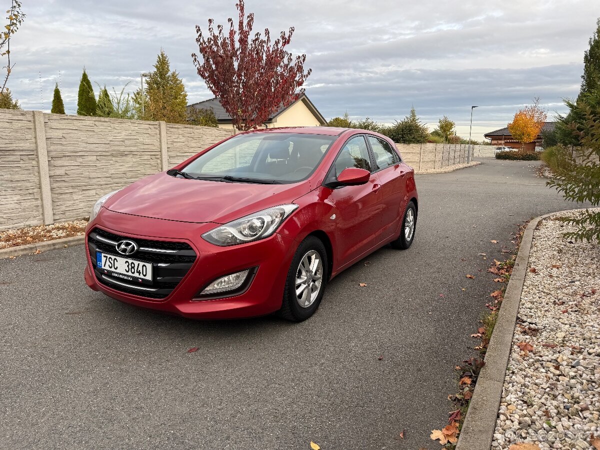 HYUNDAI I30 1.6 CRDI 81 KW ČR KLIMA SENZORY PO SERVISU