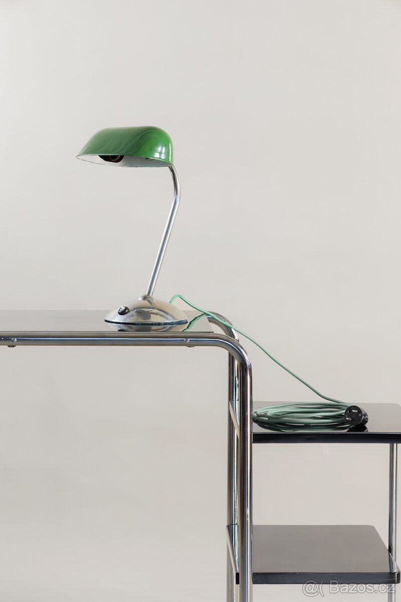 STOLNÍ LAMPA BANKÉŘKA