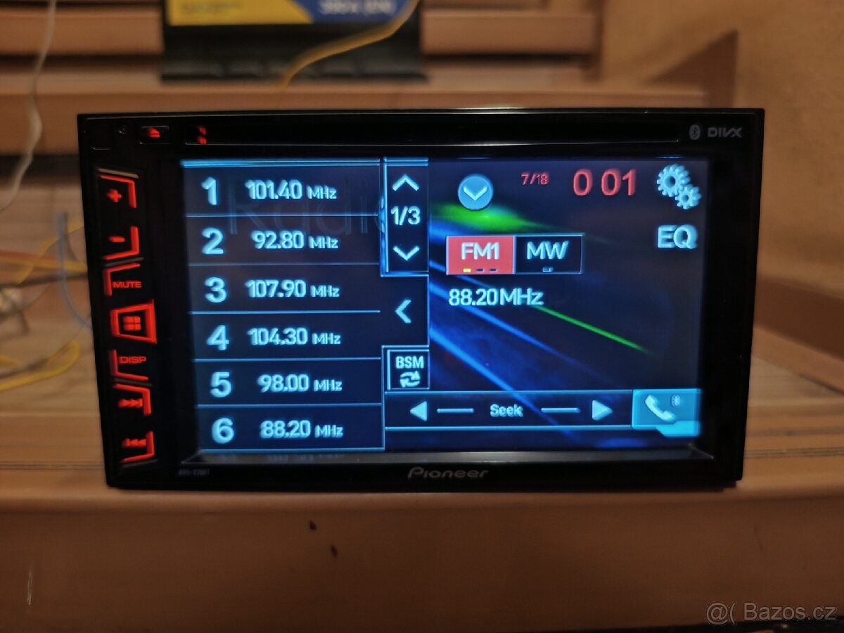 2 DiN autorádio Pioneer, CD/DVD, bluetooth, USB