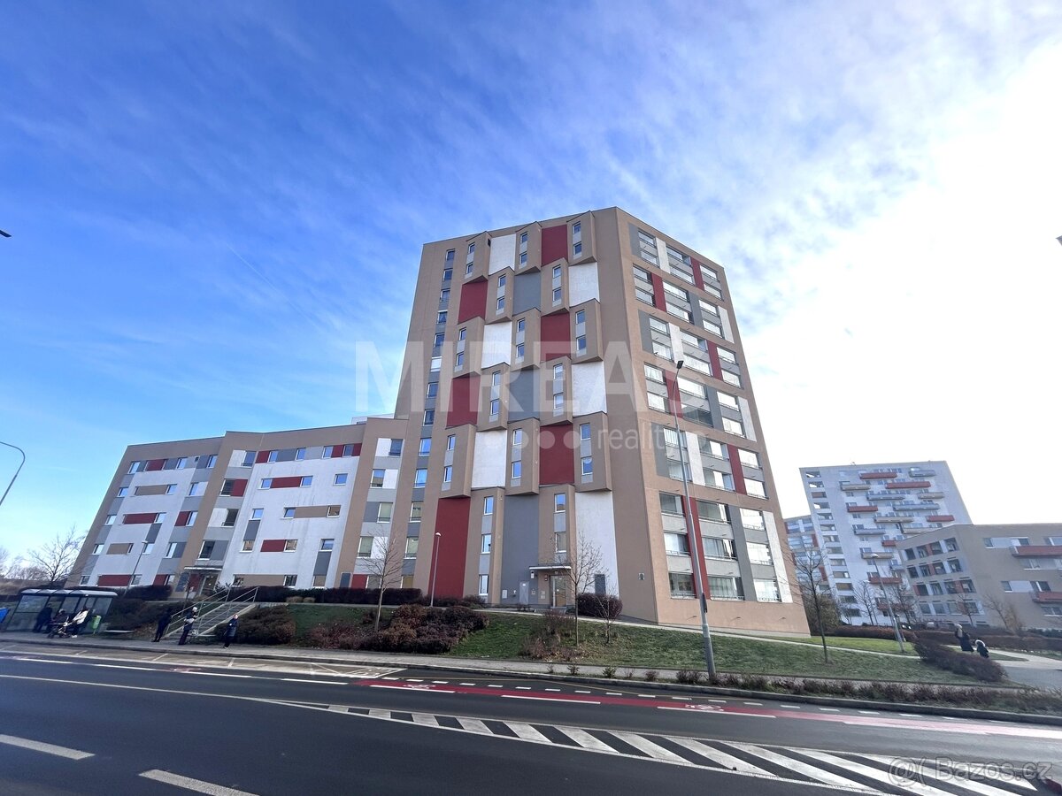 Praha - Horní Měcholupy, pronájem bytu 1+kk 38 m2+lodžie+skl