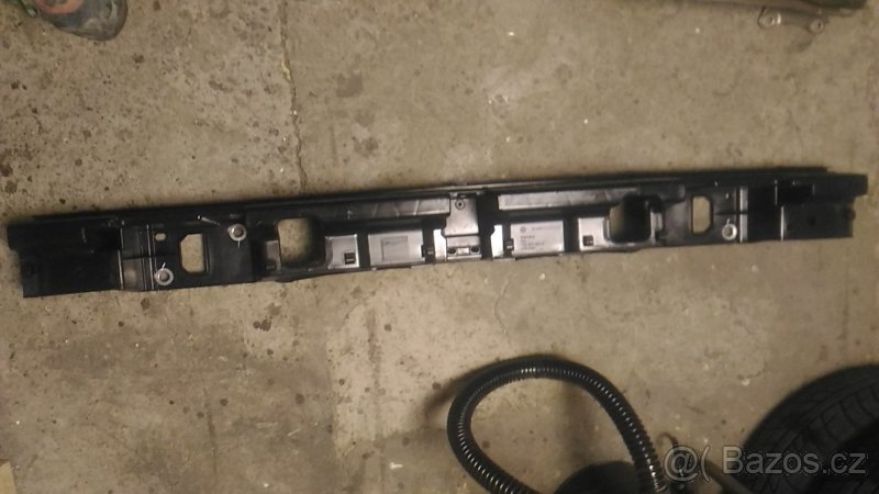 Výztuha zadního nárazníku VOLKSWAGEN T6 VW T5 fl