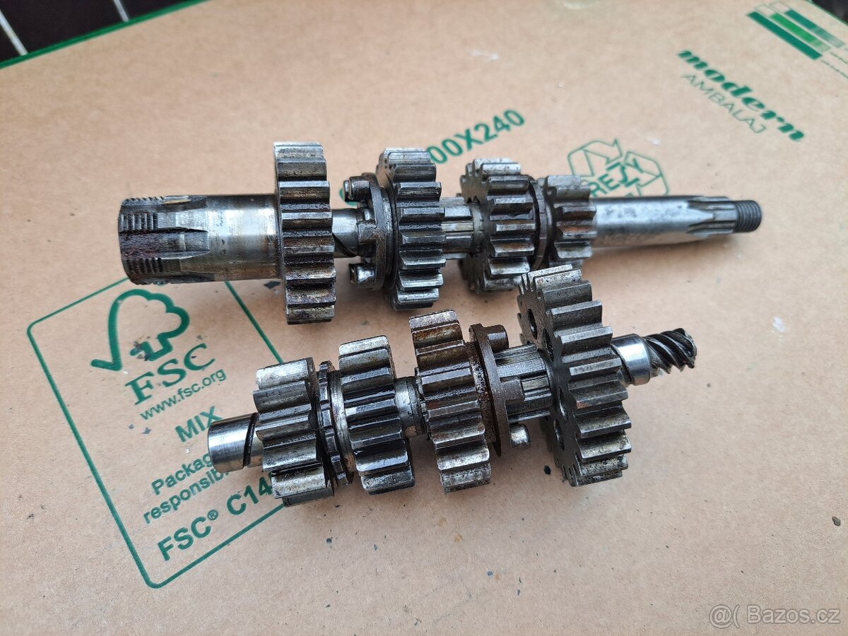 Jawa 250 350 Panelka kývačka Pérák - Převodovka