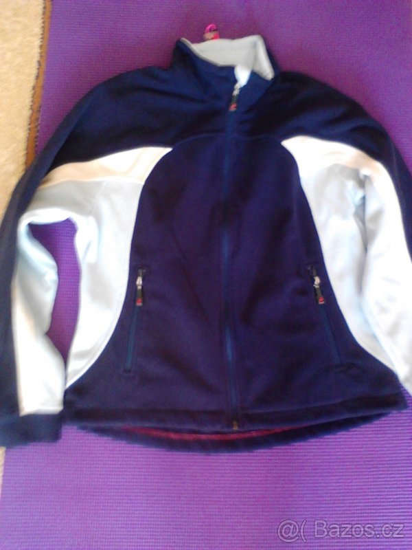 Dívčí mikina vel: 12/40 z dovozu, kratší stříh.