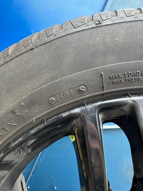 VW TOURAN Letní alu kola