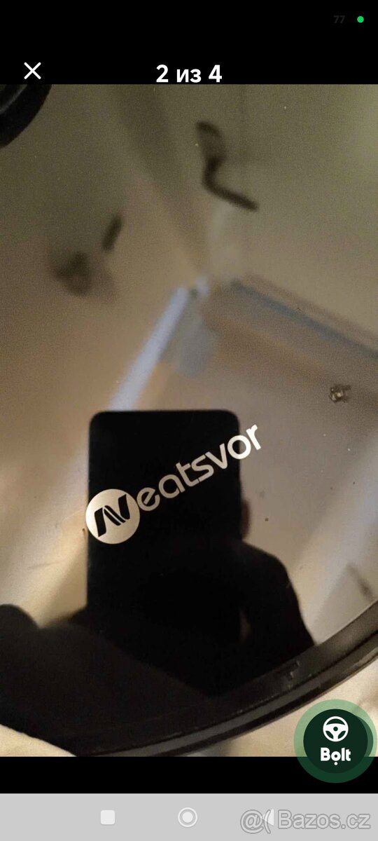 Prodám robotický vysavač.