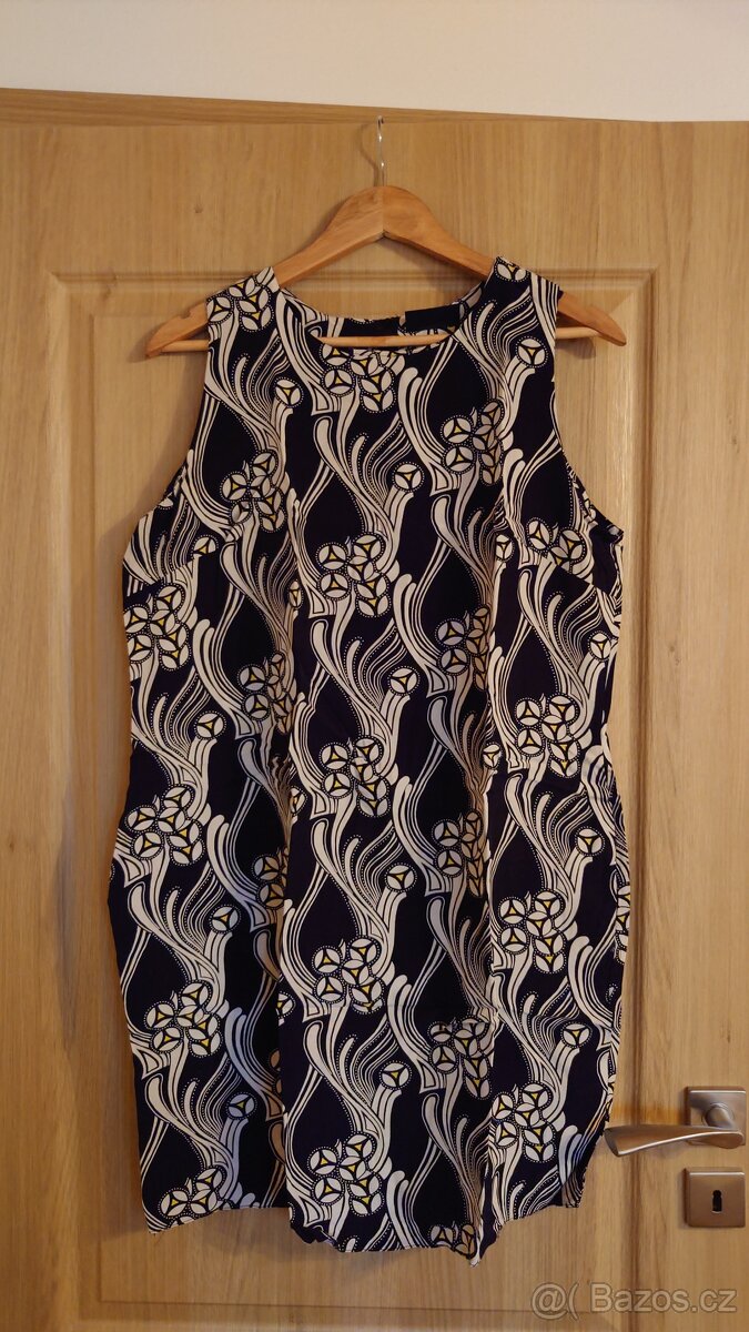 Dámské šaty velL/XL