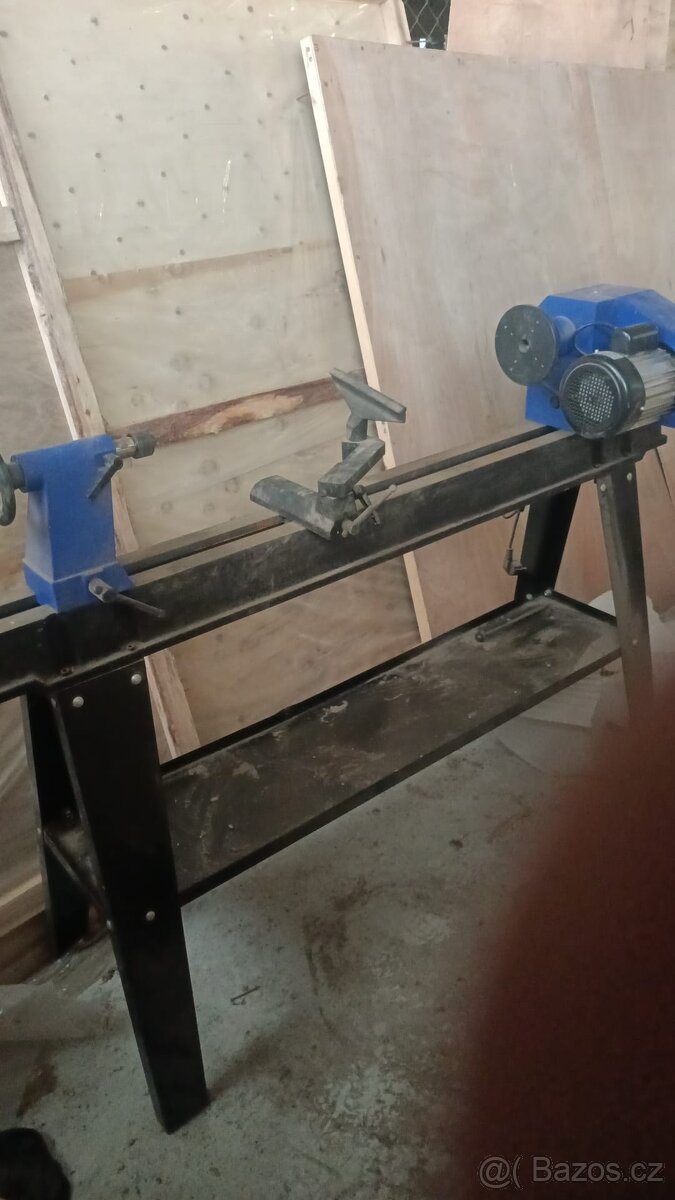soustruh na dřevo