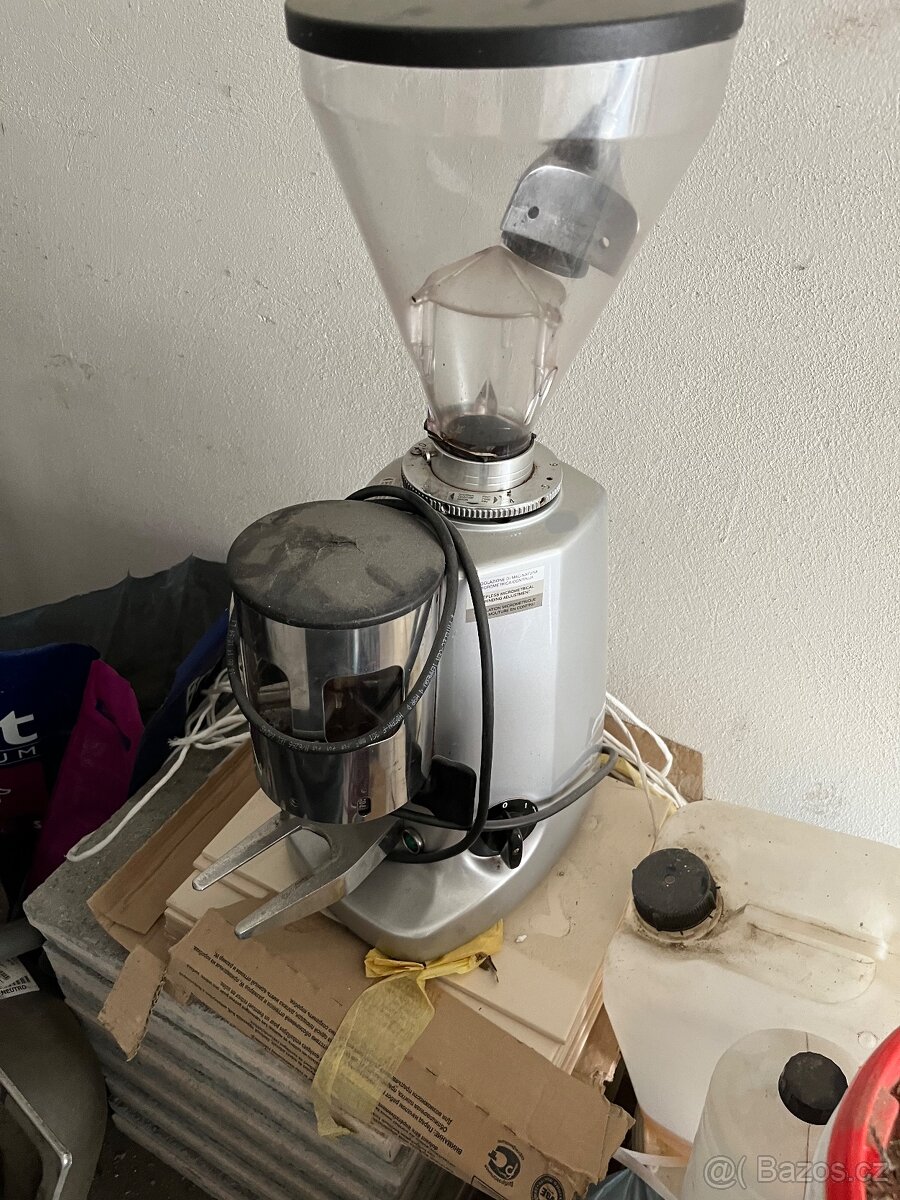 Mlýnek na kafe