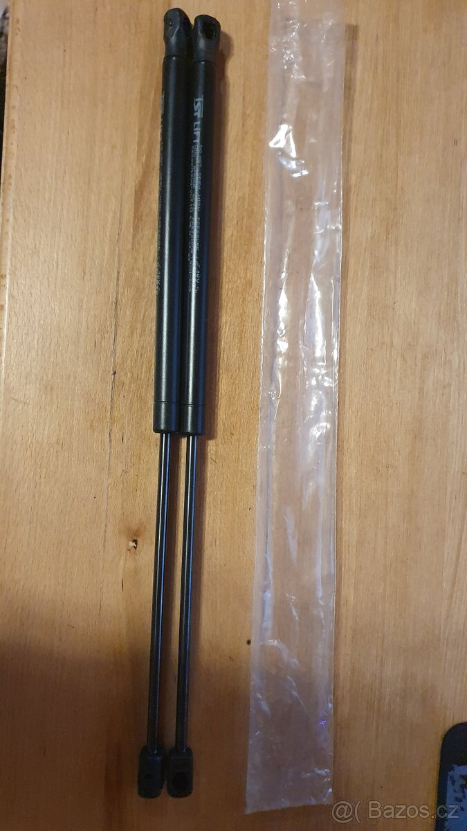 Prodám plynové vzpěry do kufru Octavia 3 5E5827550G