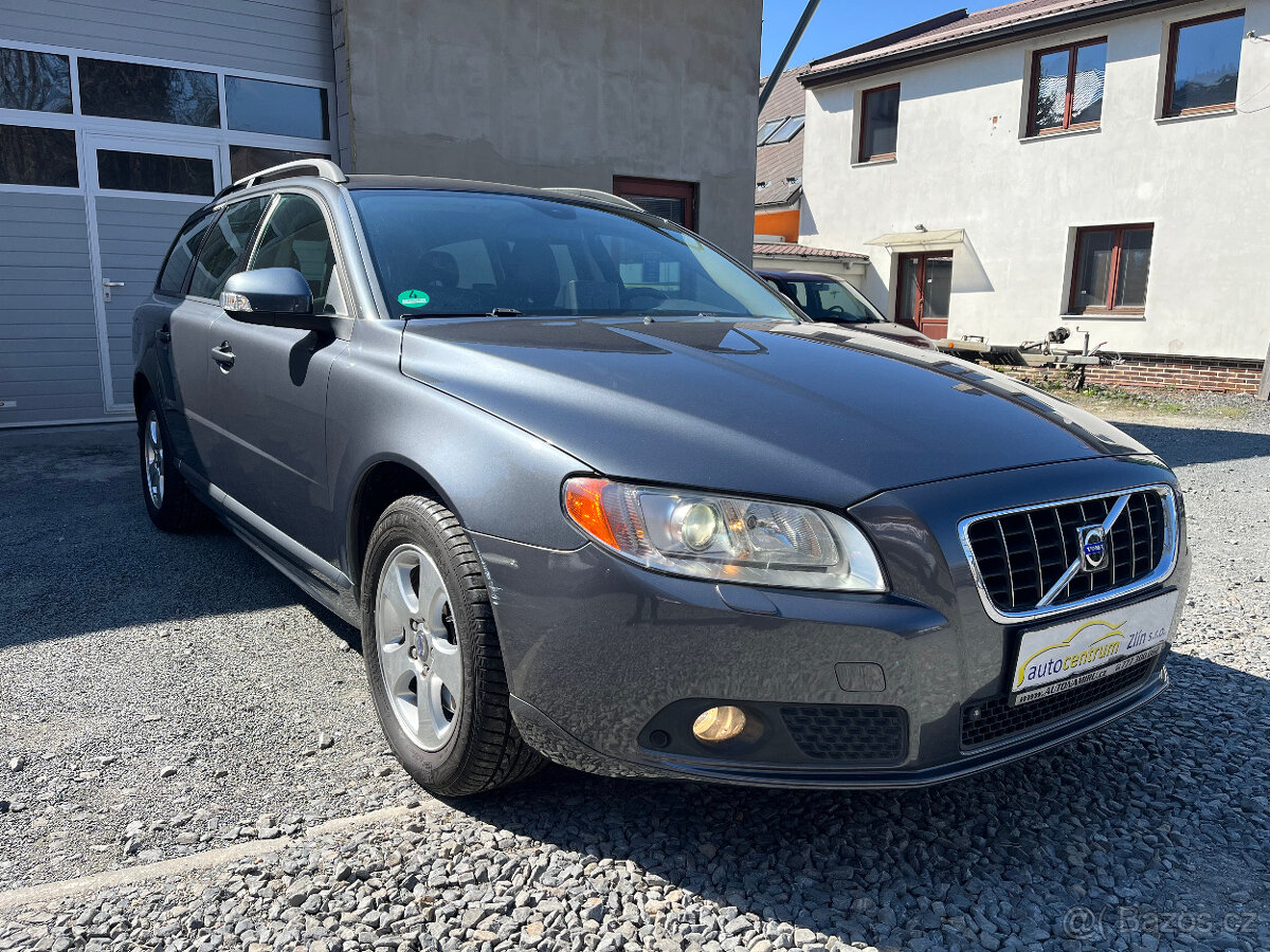 VOLVO V 70 2,4 D5 120 Kw AUT.,TAŽNÉ NAVI