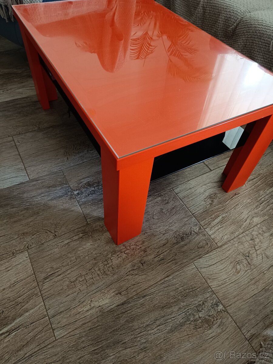 Konferenční stolek