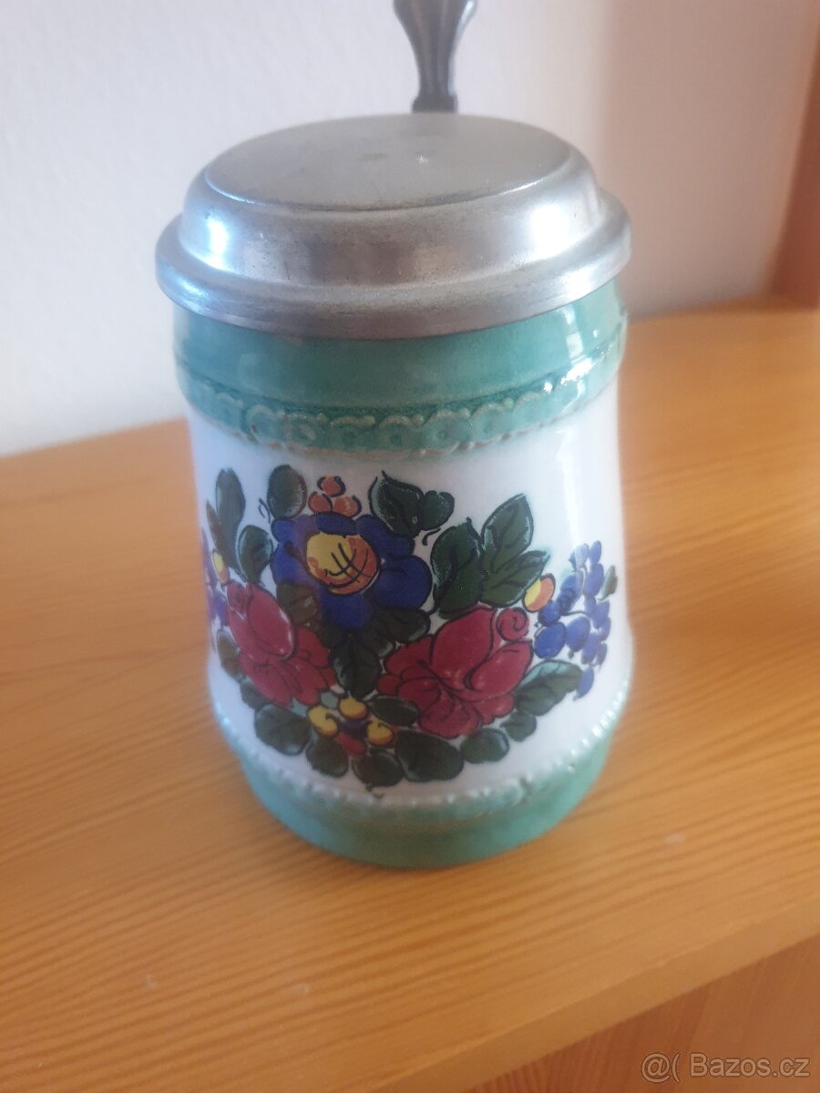 Keramický korbel