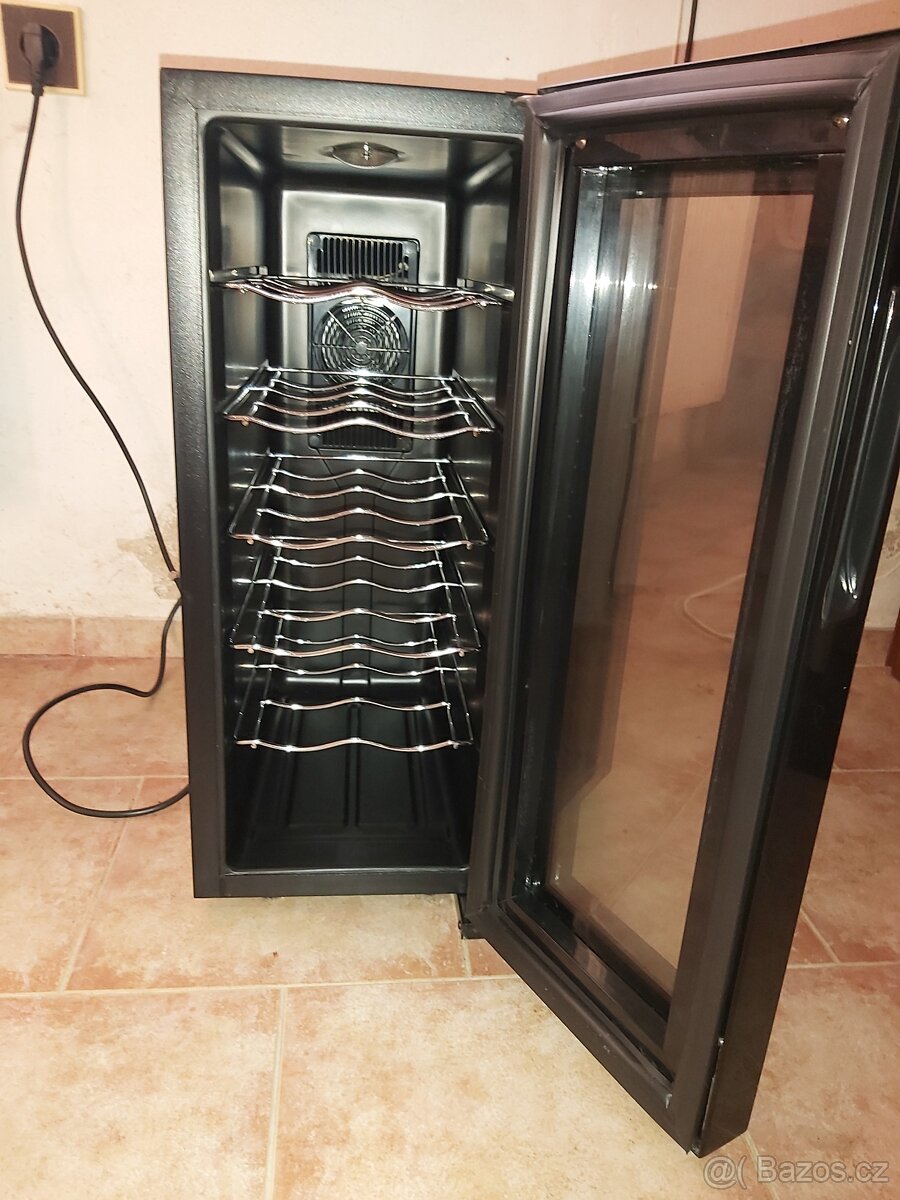 Vinotéka na 12 lahví