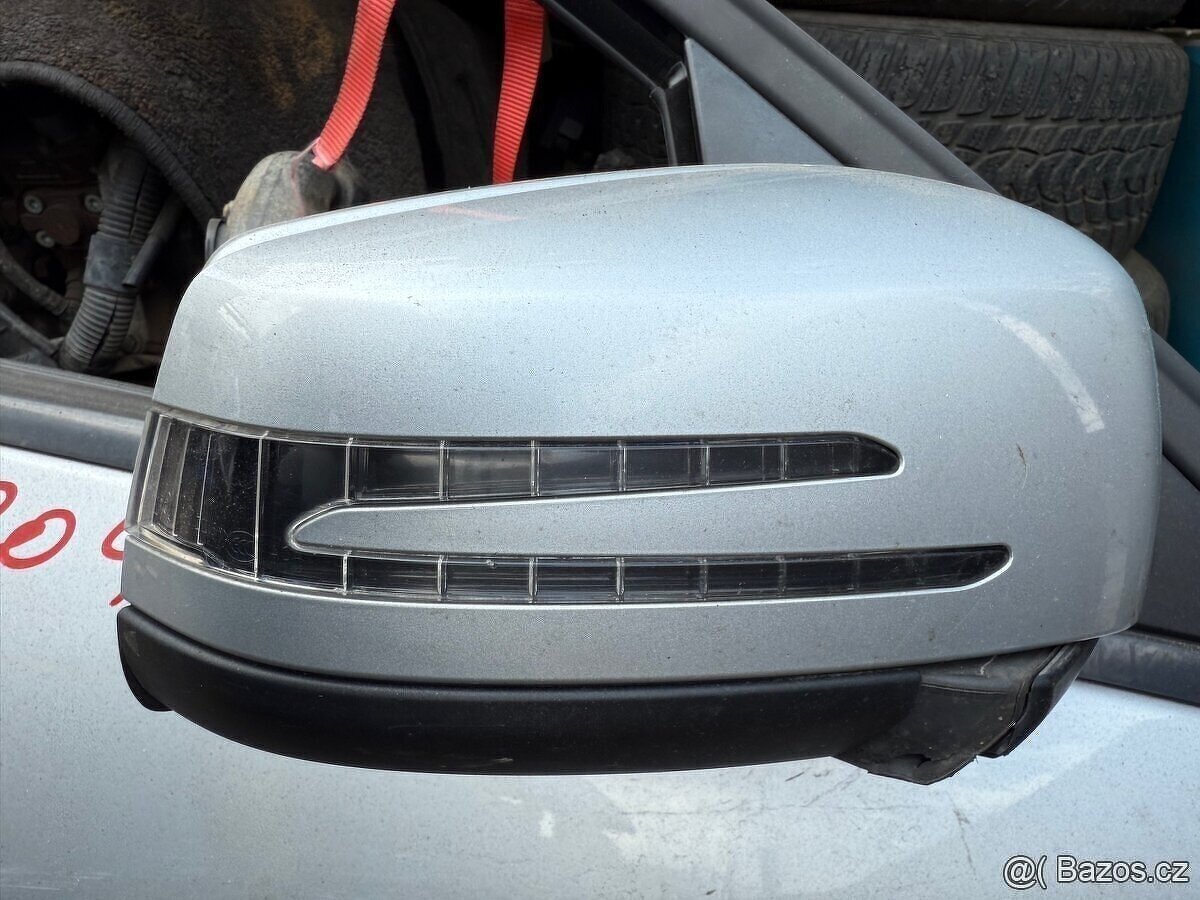 Pravé zpětné zrcátko Mercedes w204 s204 facelift c-class