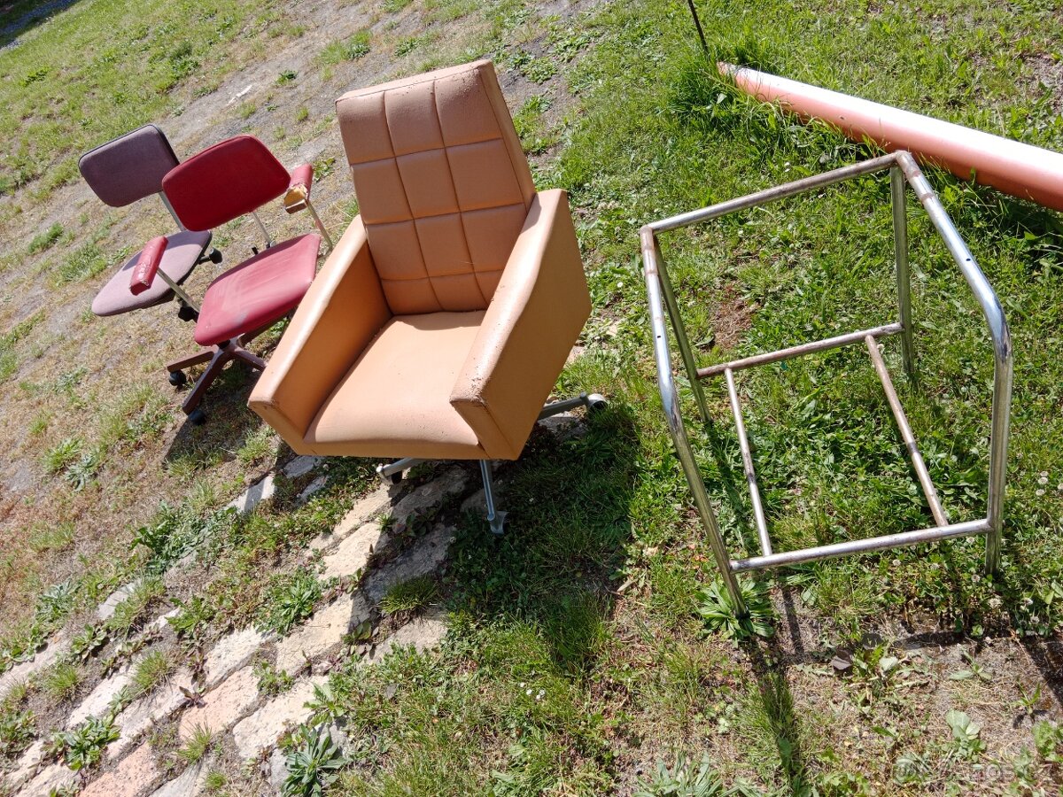 Daruji křeslo, židle, stolek