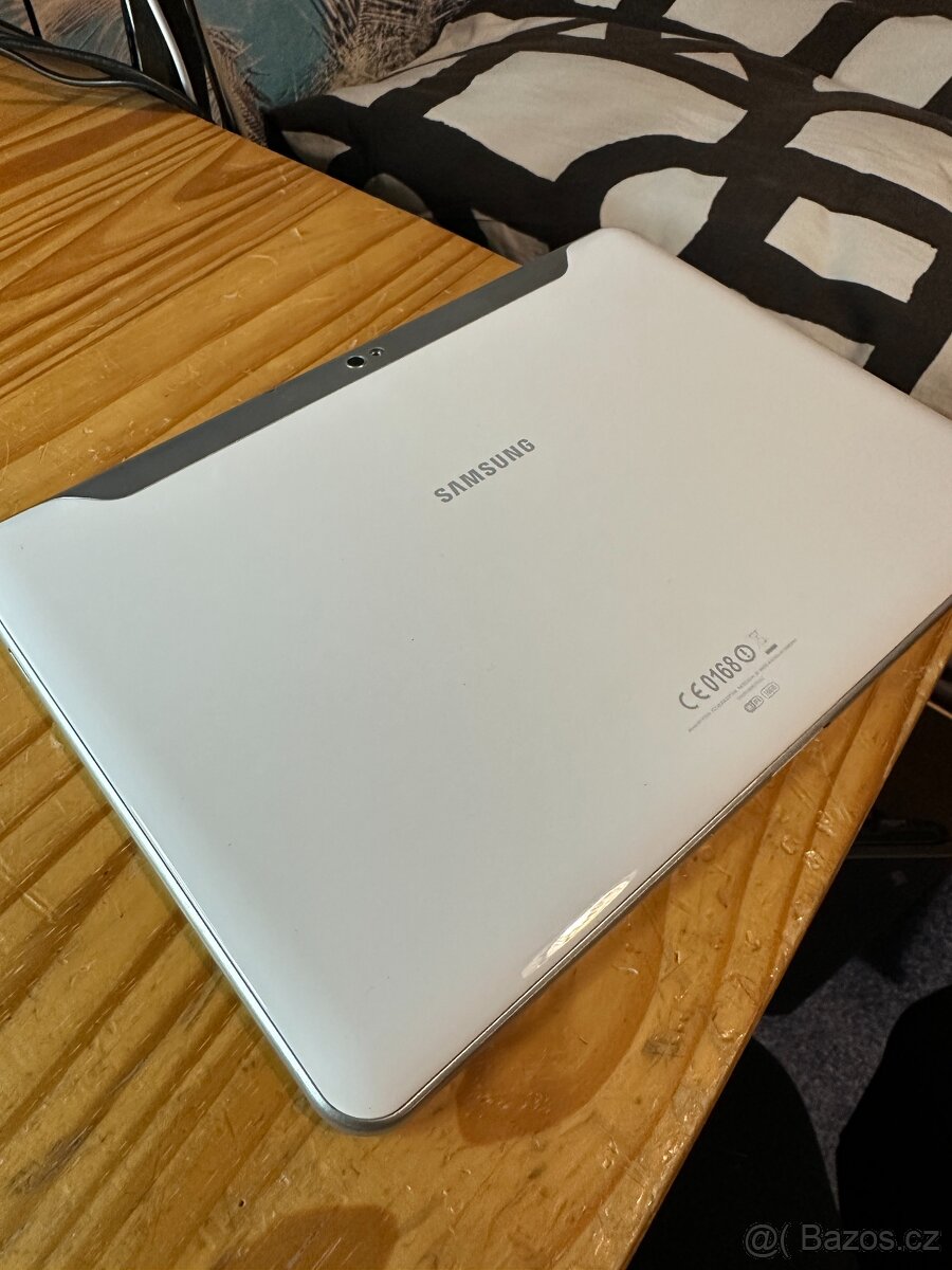 Tablet Samsung model: GT-P7510