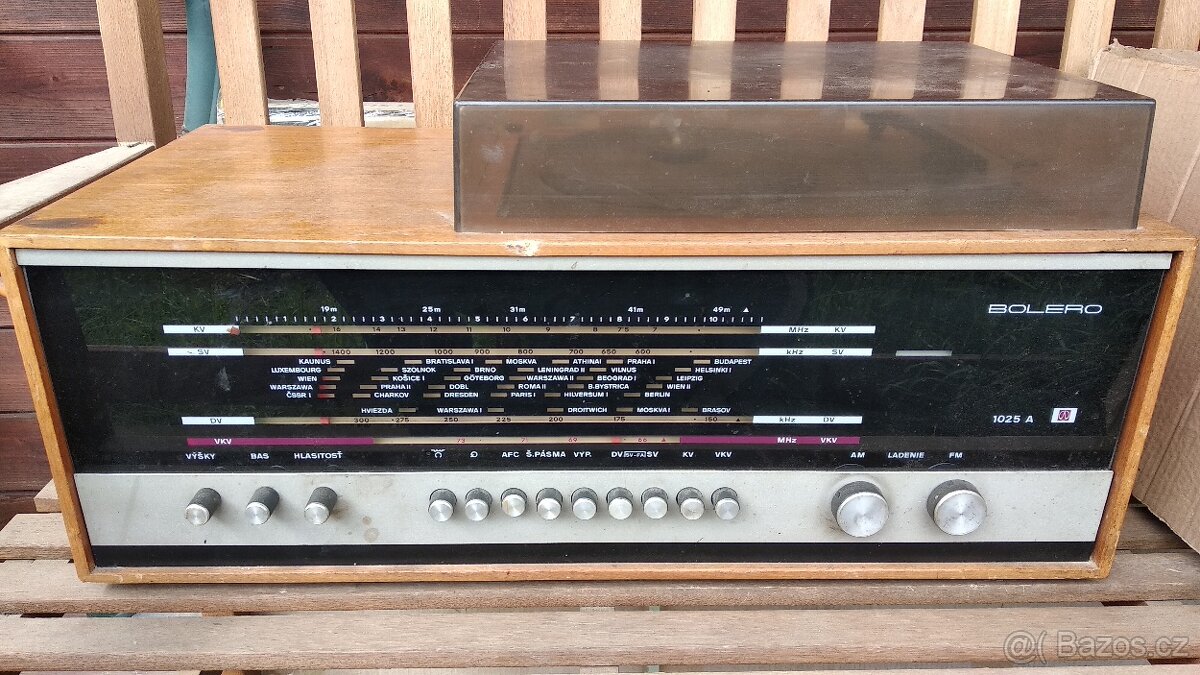 Rádio Tesla 1025 a BOLERO