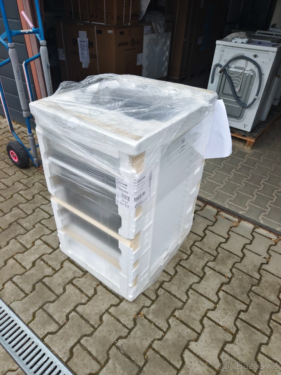 Sklokeramický sporák Mora C 2231 AW na 230V včetně kabelu