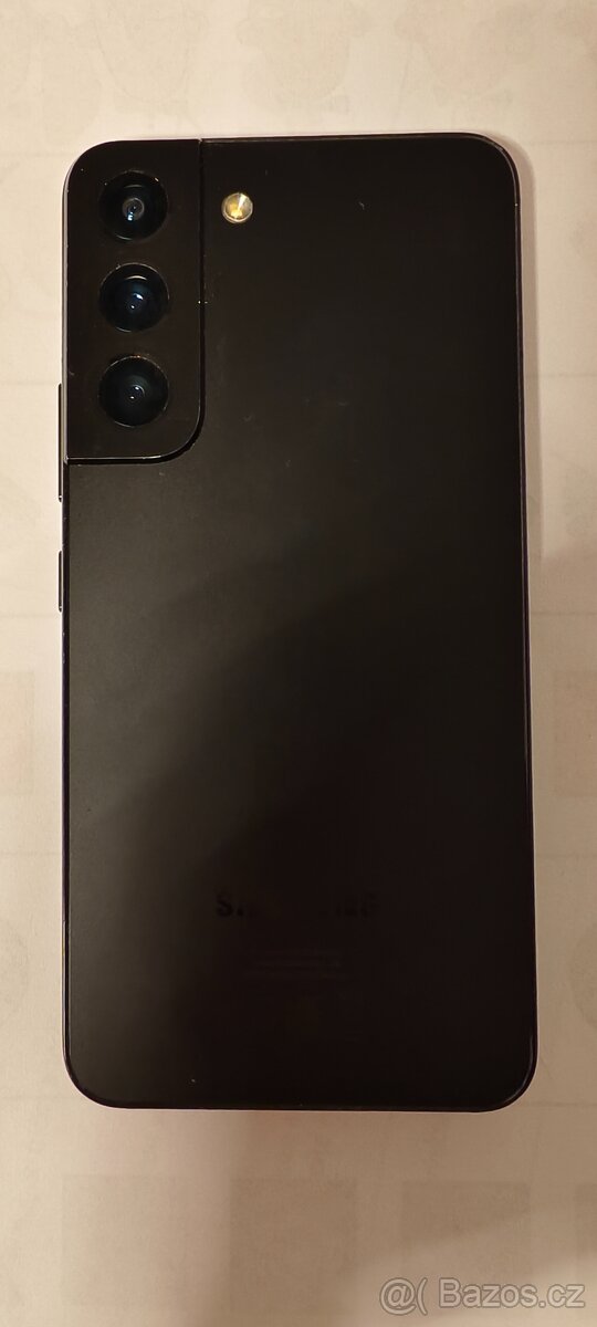 Samsung S22 - černý 128gb 5G