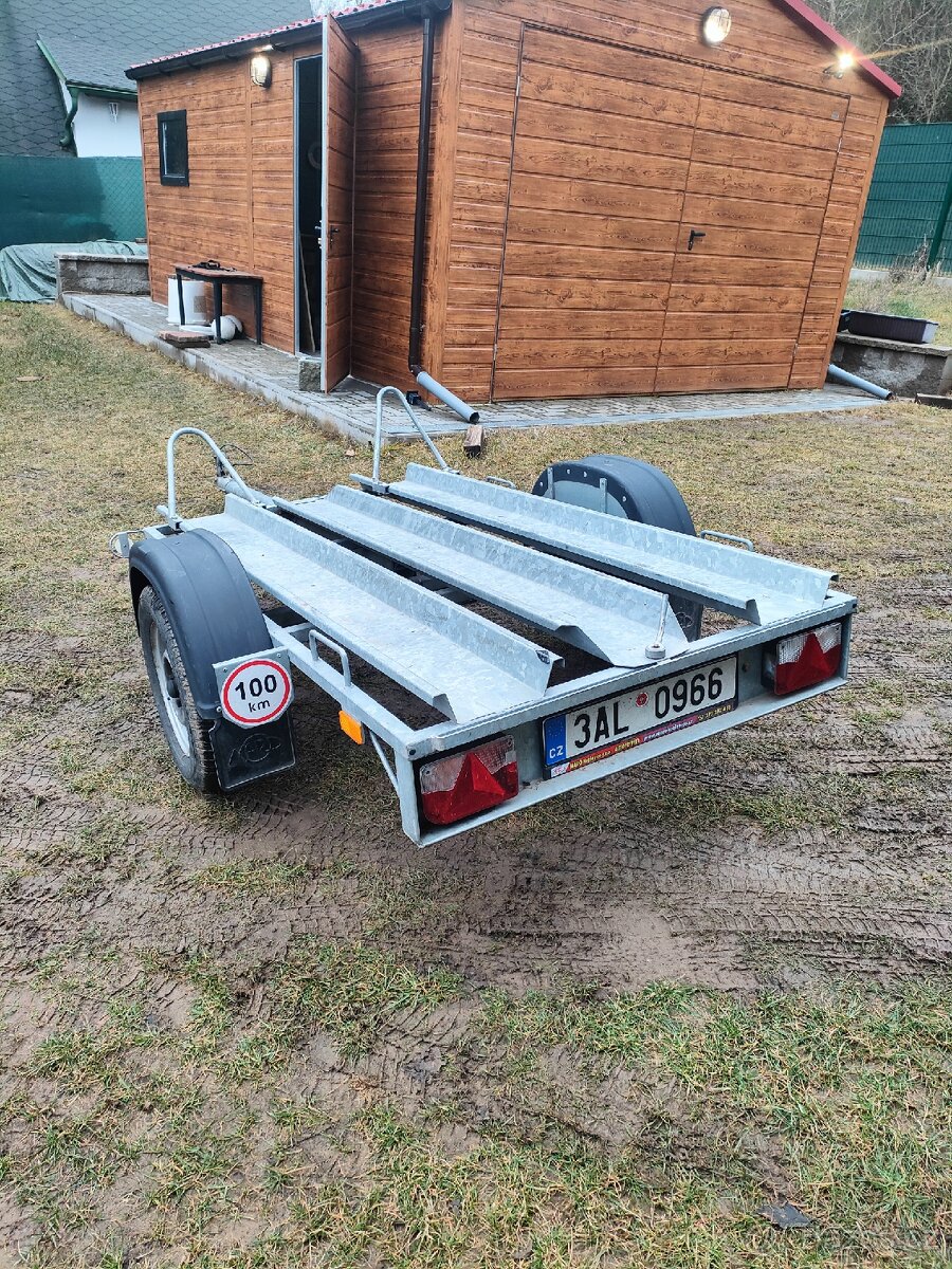 Vozík na přepravu motorek
