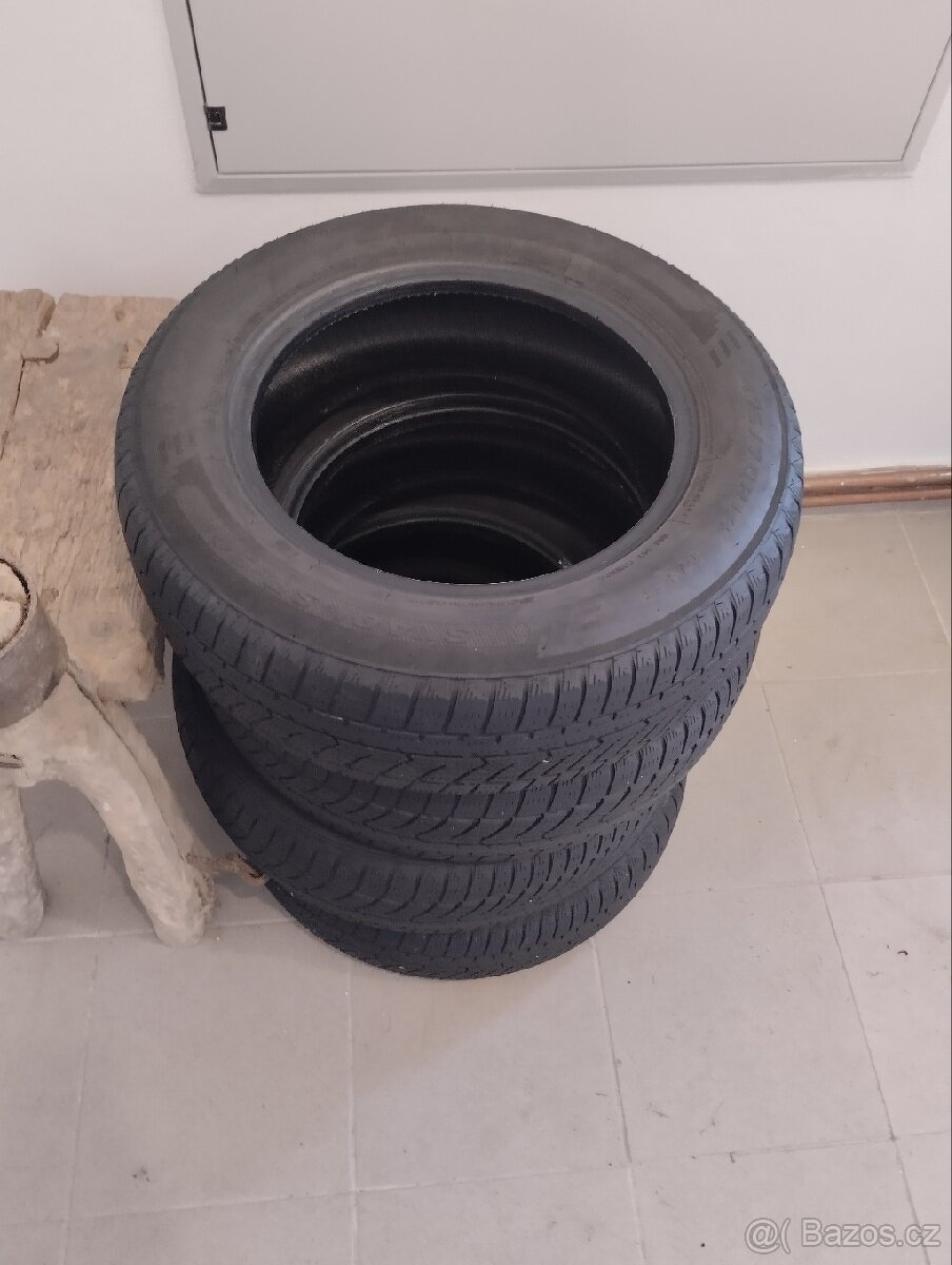 Zimní pneumatiky austone. Rozměry 175/70 r14.