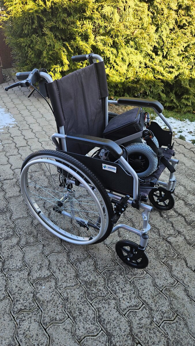 Prodám invalidni vozík s motorem