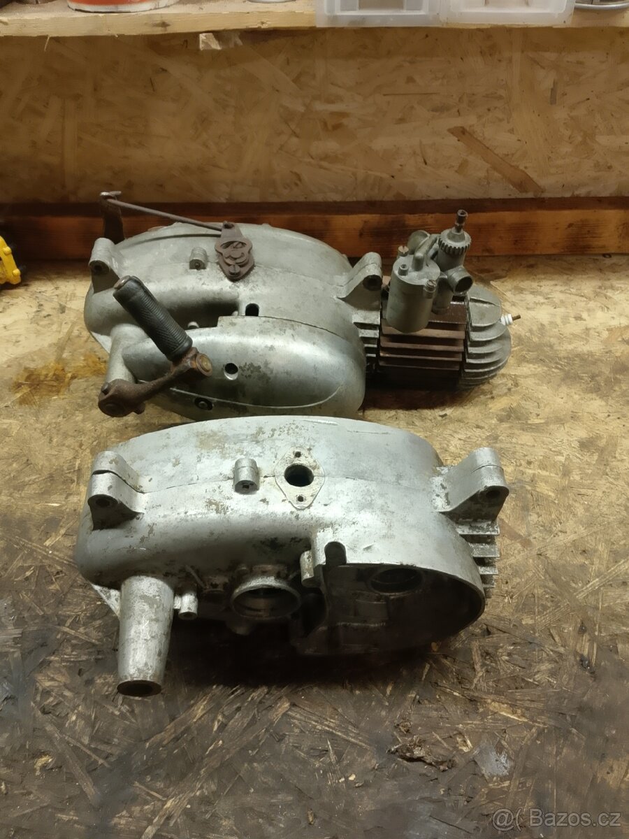 Motor Jawa 555