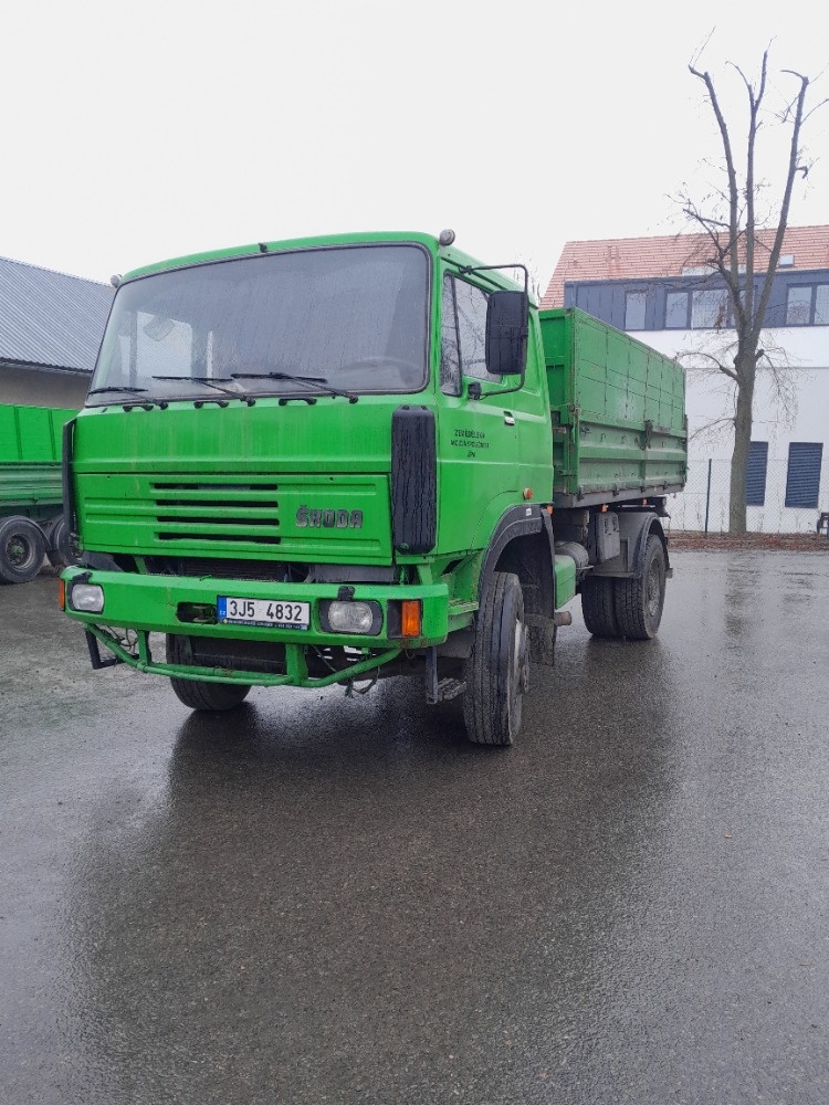 LIAZ 18.33 sklápěč + náhradní díly