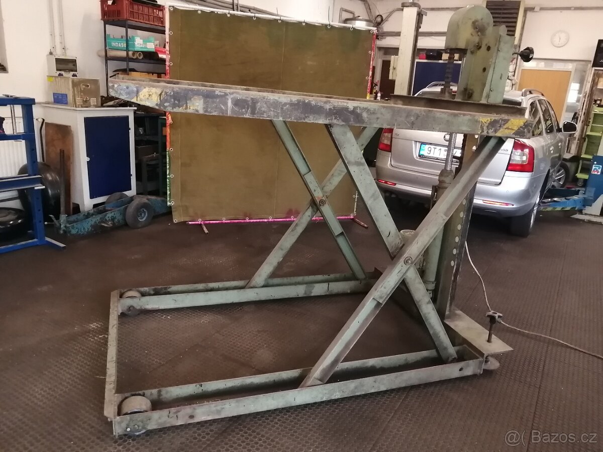 Hever zvedák hydraulický