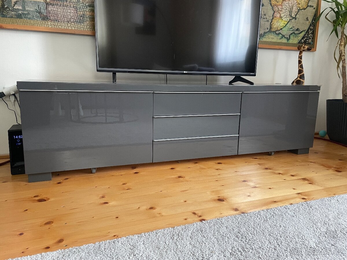 Tv stolek