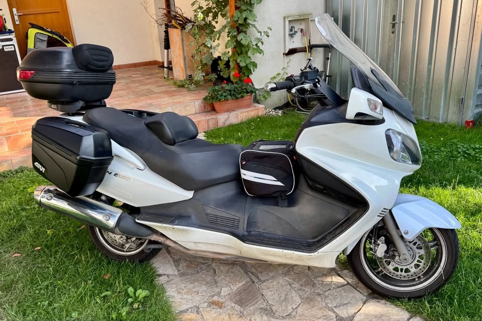 Suzuki Burgman 650 executive r. 2013
