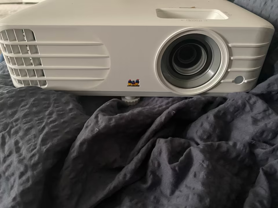Prodám ViewSonic PX701HDH Full HD projektor – ideální volba