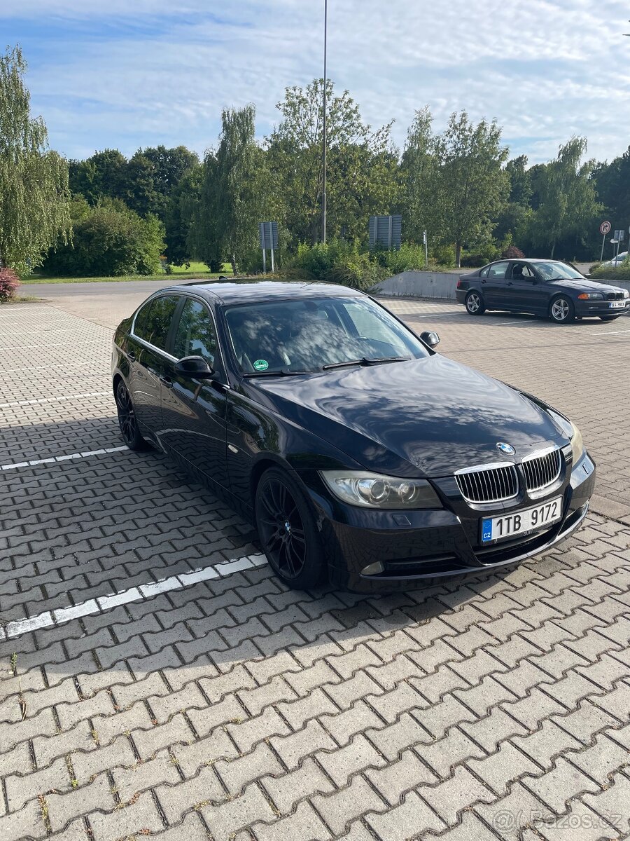 BMW E90 325i