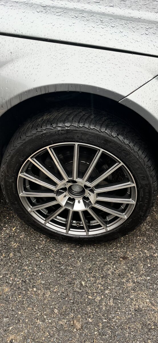 SADA ZIMNÍCH ALU KOL 225/45 R18