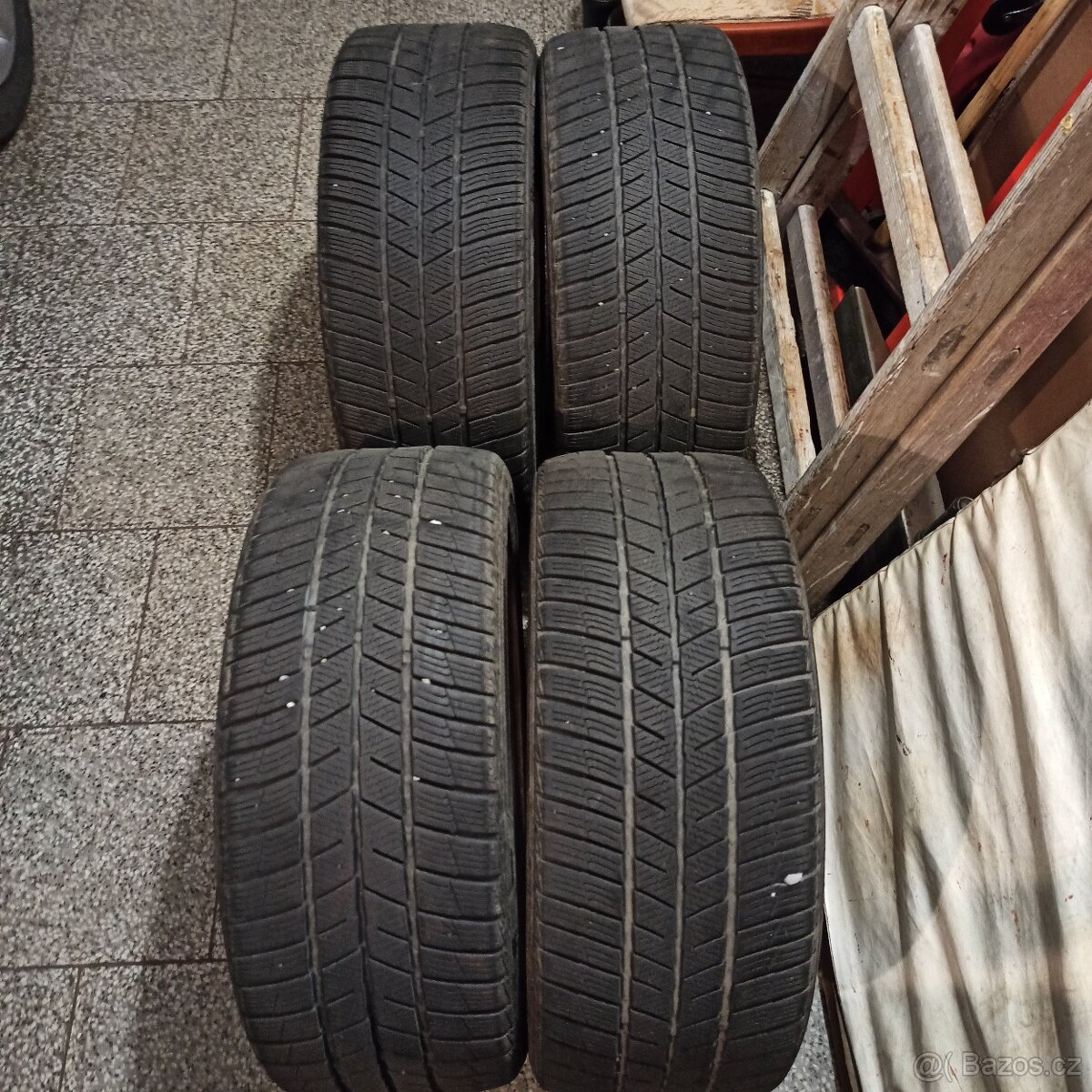 Zimní pneu 225/45r17