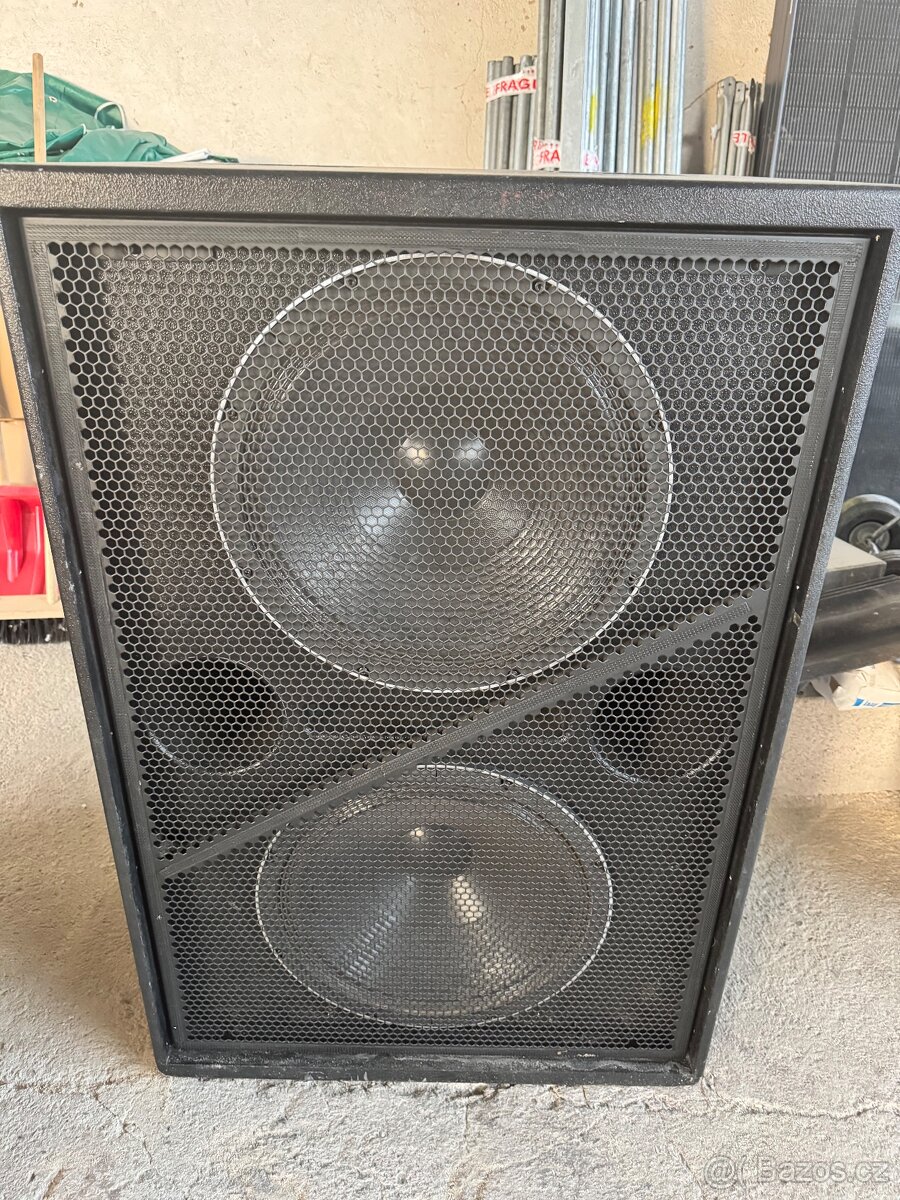 2x18” výkonné basáky Meyer Sound