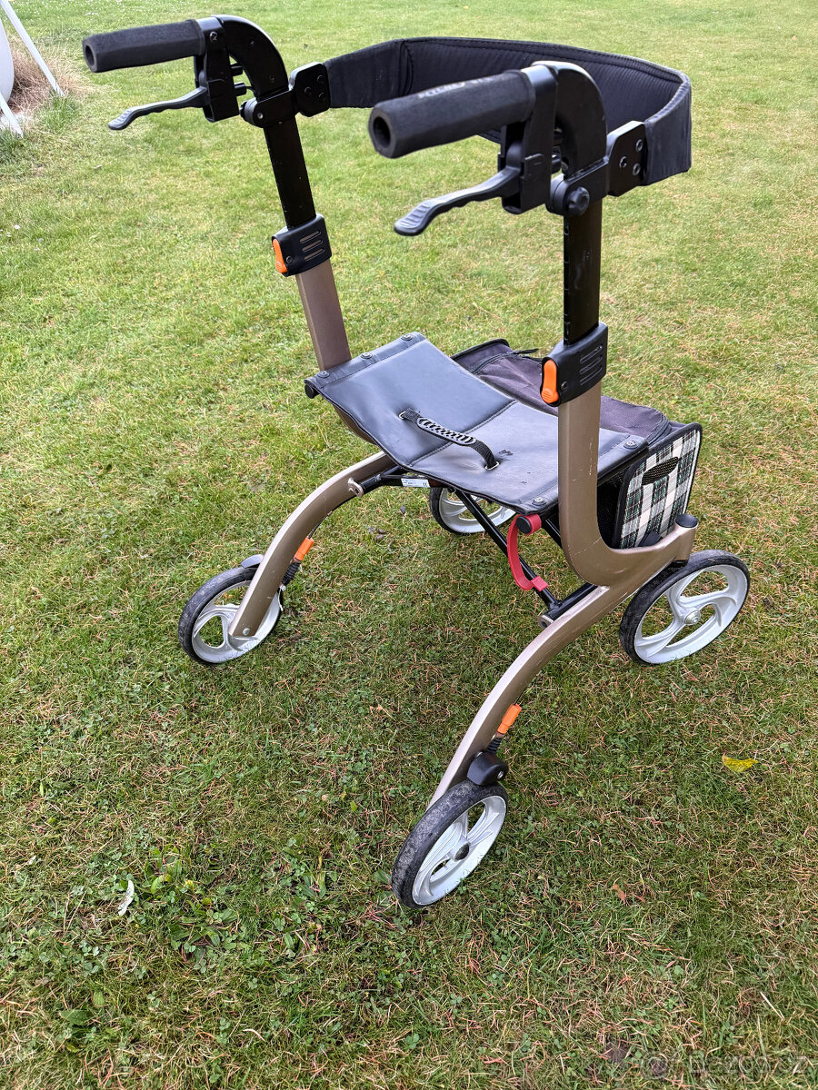 Chodítko pro seniory DMA 102 pěkné