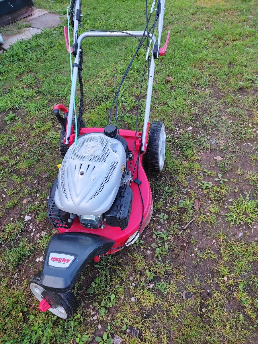 Sekačka HECHT 5483 SXE se startérem