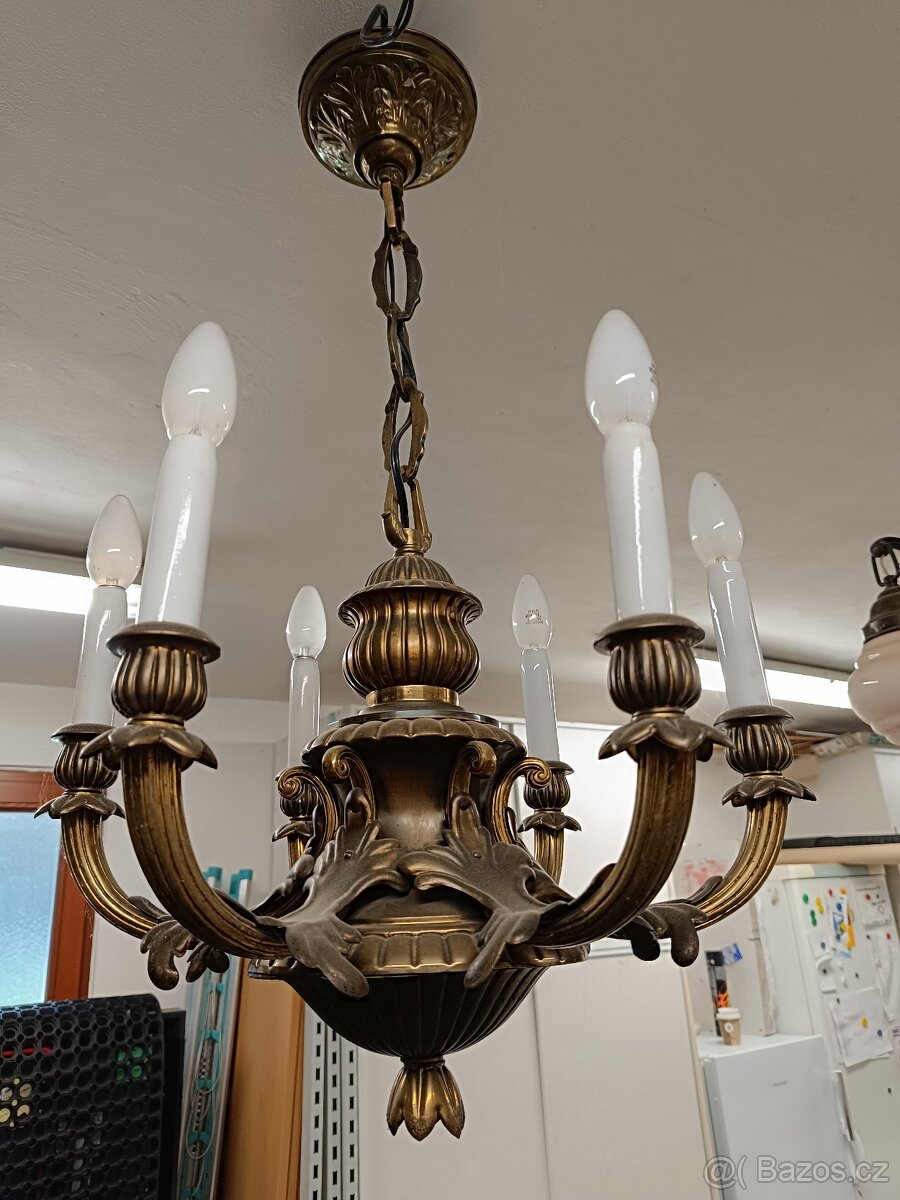 Mosazný lustr 6 ramenný