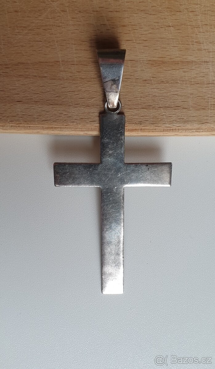 velký stříbrný přívěsek kříž 18g